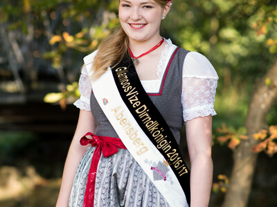 Vize Gillamoos-Dirndlkönigin Daniela Büchl