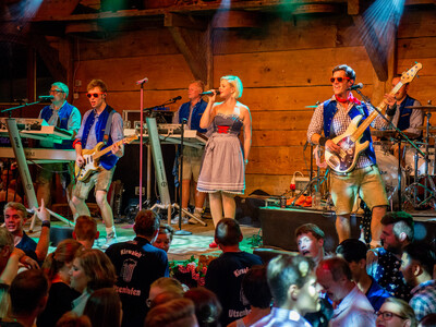 Band sorgt für Stimmung