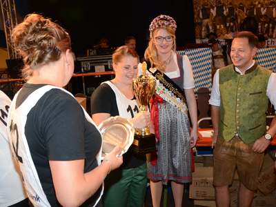 Gillamoos Holzsagln Holzsägewettbewerb | © Helmut Barsa