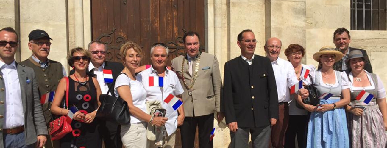 Gruppenbild deutsch-französische Delegation in Abensbergs Partnerstadt Saint Gilles