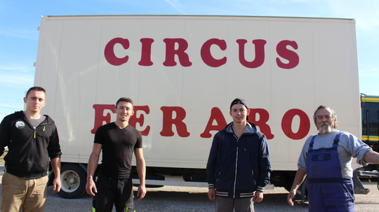 Tierschau und Zirkus