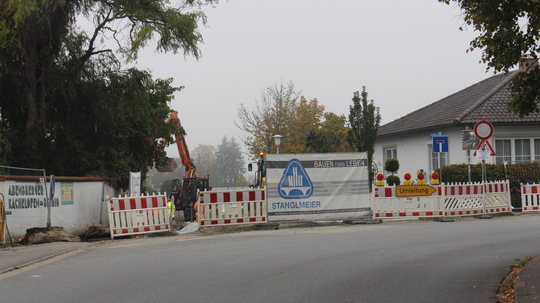 Friedhofweg für motorisierten Verkehr gesperrt