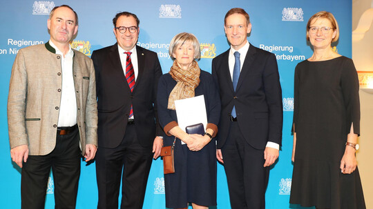 Auszeichnung für Gertraud Schretzlmeier