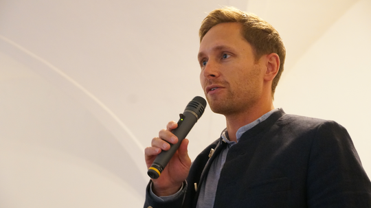 Referent lädt zum Sportgespräch