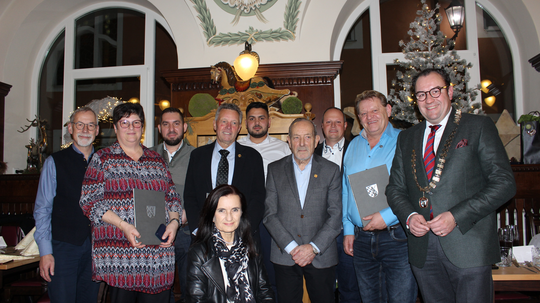 Stadt Abensberg ehrt verdiente Persönlichkeiten