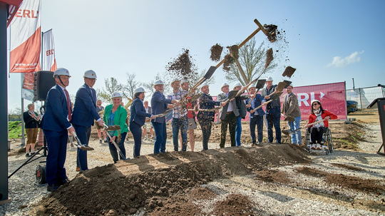Symbolischer Spatenstich für Seniorenwohnen