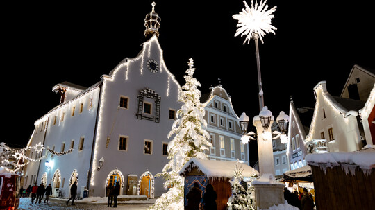 Bitte Öffnungszeiten beachten