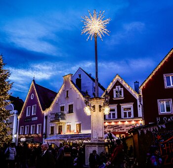 Hüttenzauber am Stadtplatz | © märzmedia