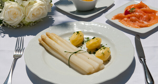 Spargel mit Lachs