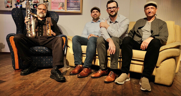 Matyas Bartha Trio feat. Scott Robinson