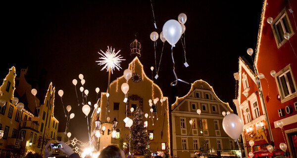 Abensberg Hüttenzauber WEihnachtsmarkt  | © Marco Holzhäuser